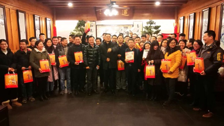 2-收到趙振元同志的慰問，欣喜寫在現(xiàn)場每一位工作人員的臉上.jpg